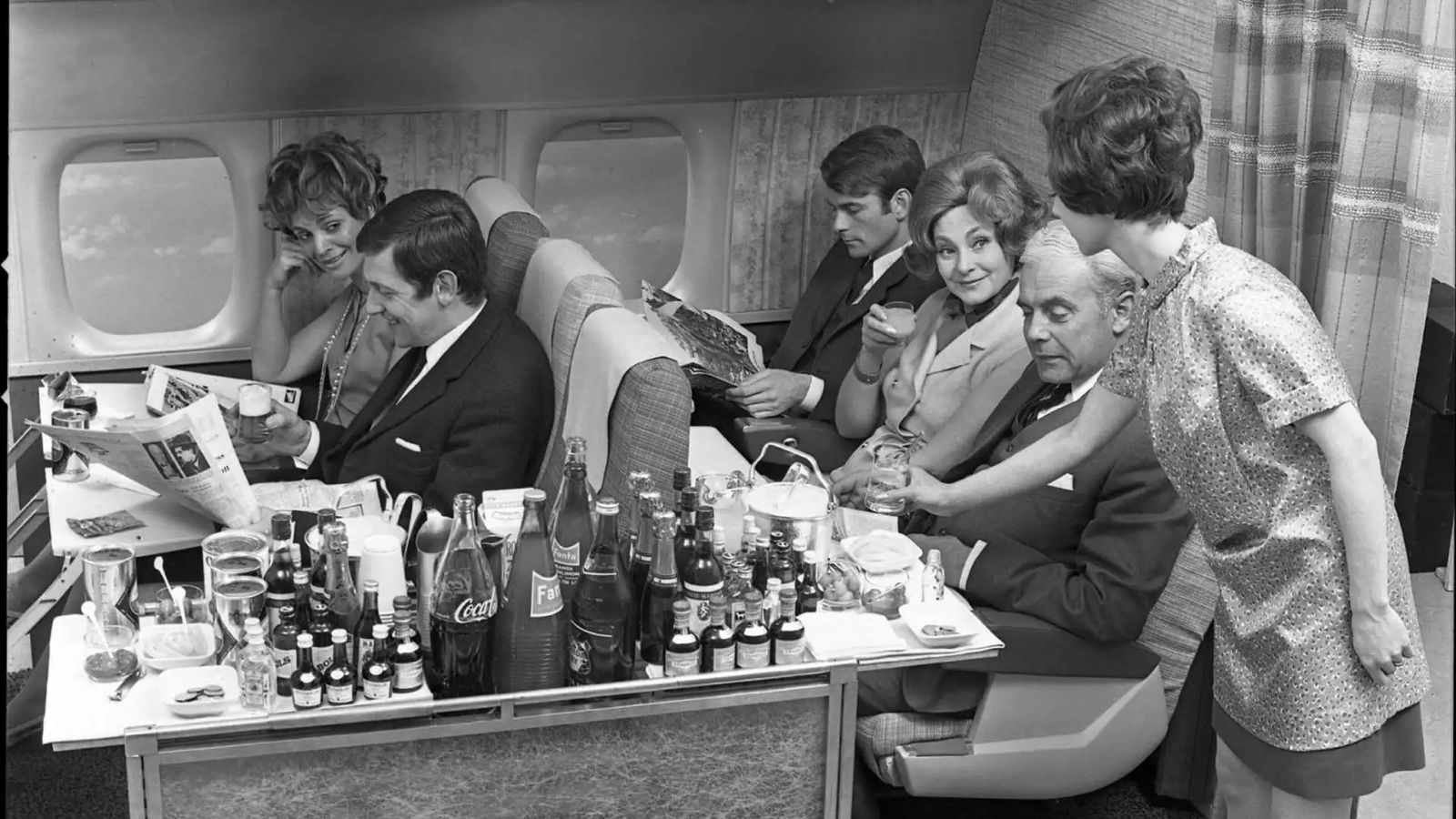Serviço de bordo era um verdadeiro jantar de luxo dentro dos aviões. 
